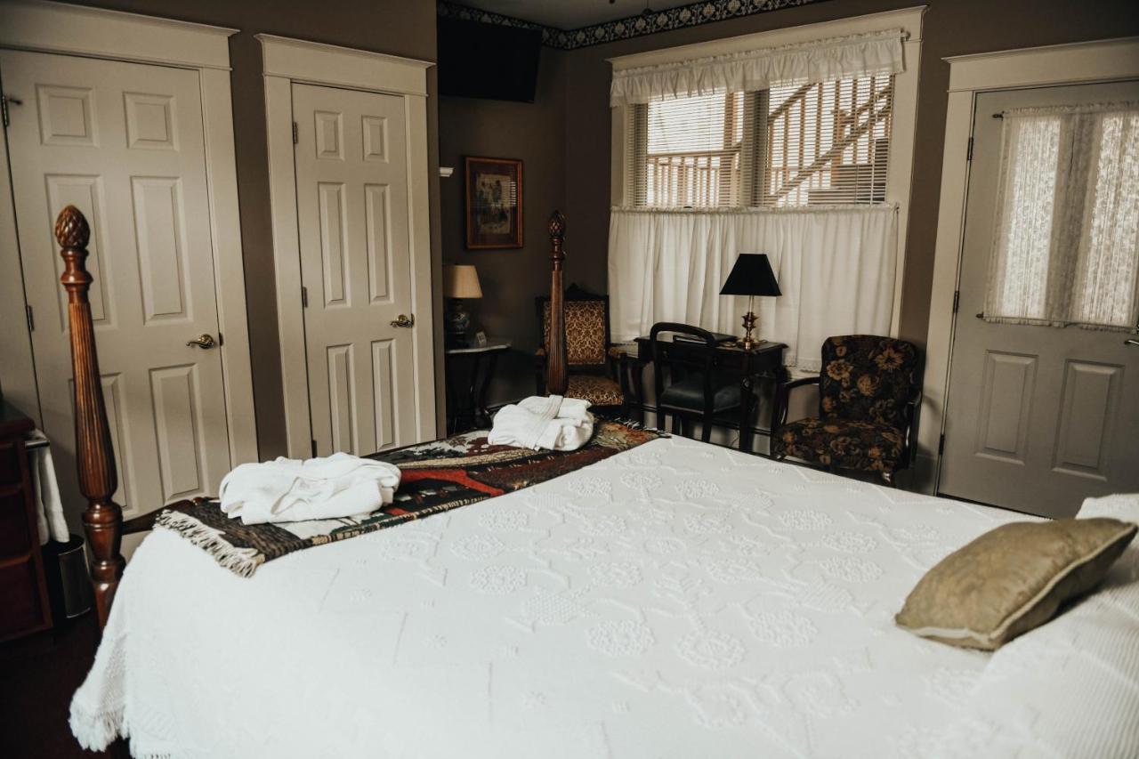 China Clipper Inn (Adults Only) Урей Екстер'єр фото